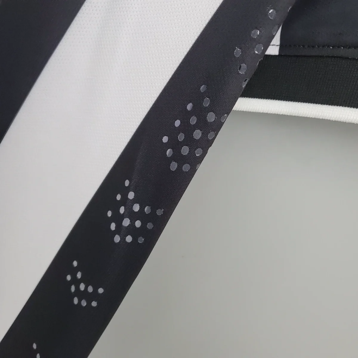 JUVENTUS 2014 - 2015 HOME JERSEY - Image 4